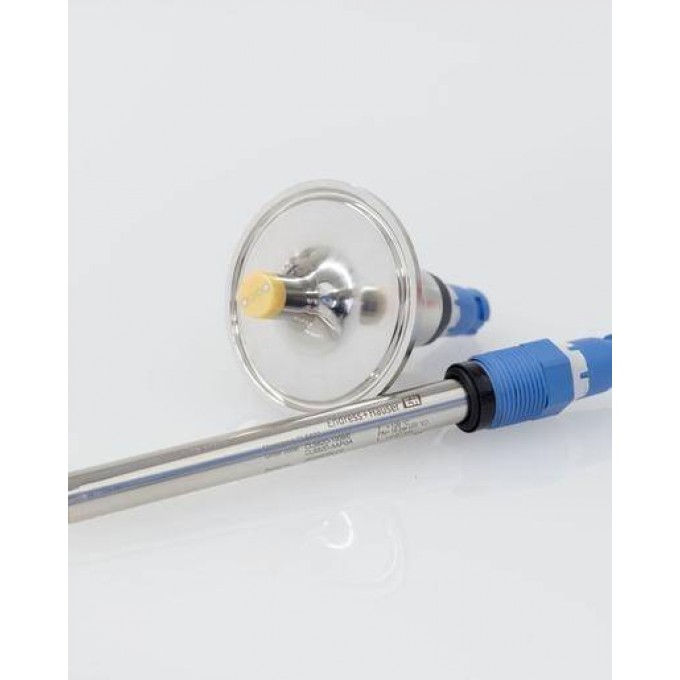 Цифровой 4-х электродный датчик проводимости Memosens CLS82D ENDRESS+HAUSER 9755